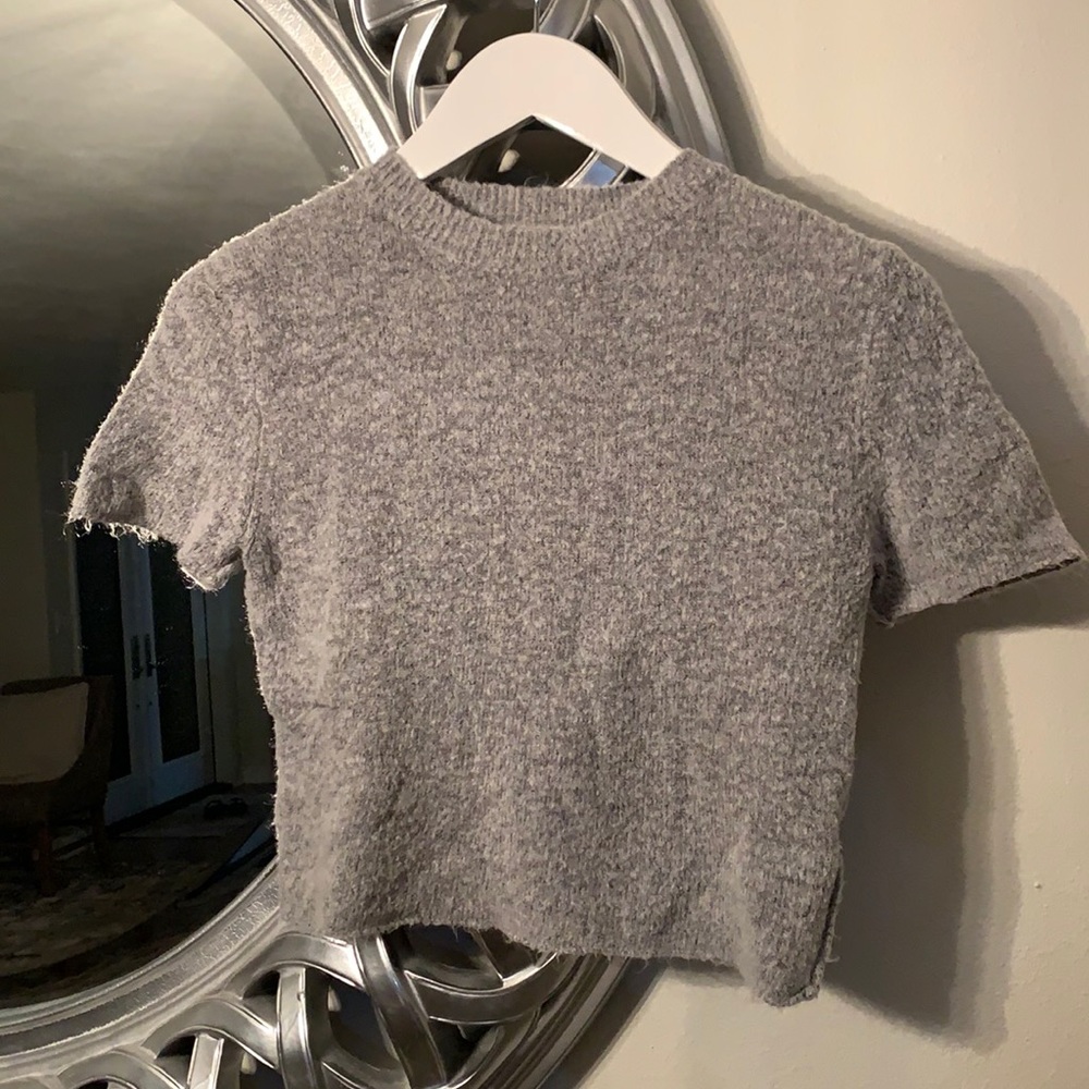 Oliveaceous Textured sweater cropped, gray, and flattering fit!  Comfortable!